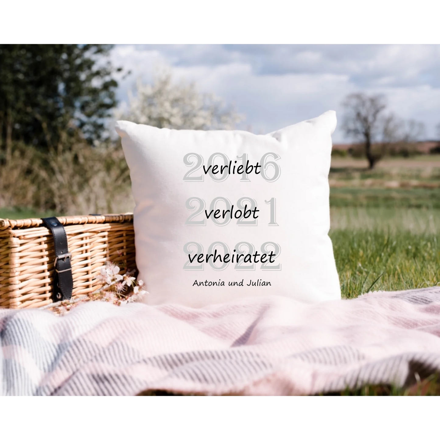 Kissen 1080 x 1080 Mockup3